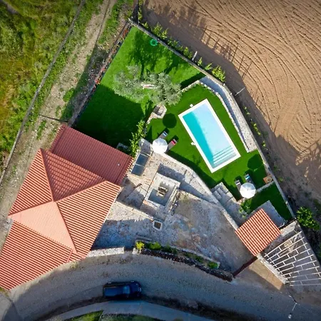 別荘 Casa Da Fonte Limpa ミランデラ